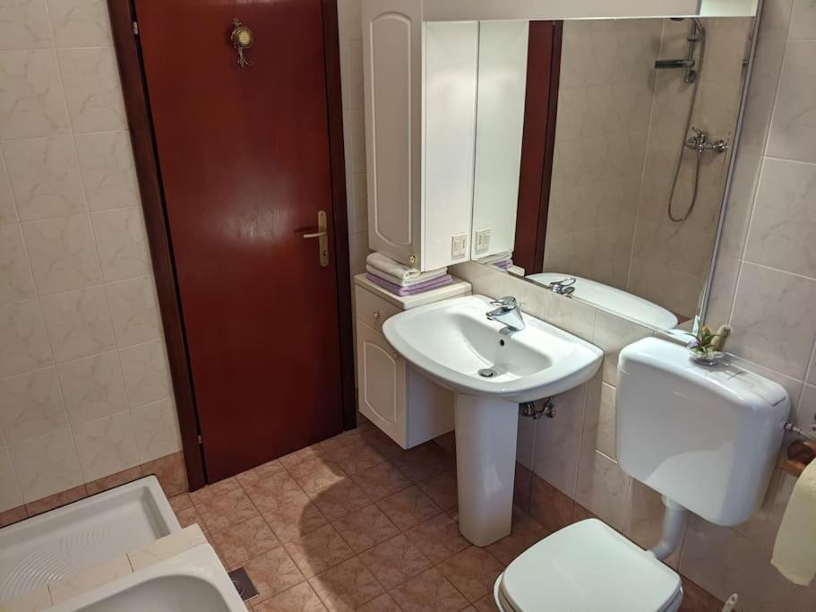 Apartment Kolodvor Dornberk المظهر الخارجي الصورة